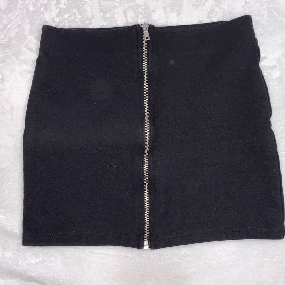 h&m black mini skirt